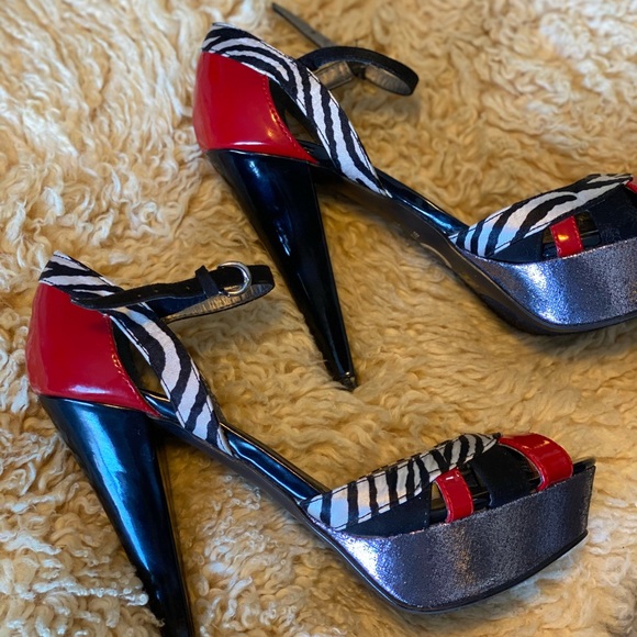 G by Guess Zebra party heels - Picture 4 of 4